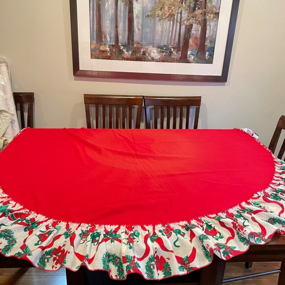 Vintage Red Roung Tablecloth with Christmas Wreath & Candy Cane Ruffle Trim - Picture 6 of 6